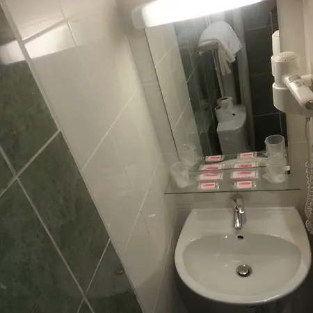 Hipotel Bastille Saint Antoine Otel